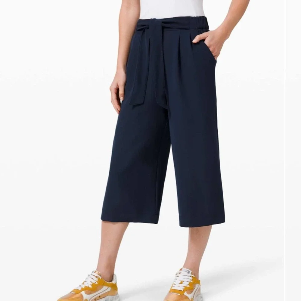 Lululemon Noir Crop True Navy Pants 6 - Picture 2 of 11